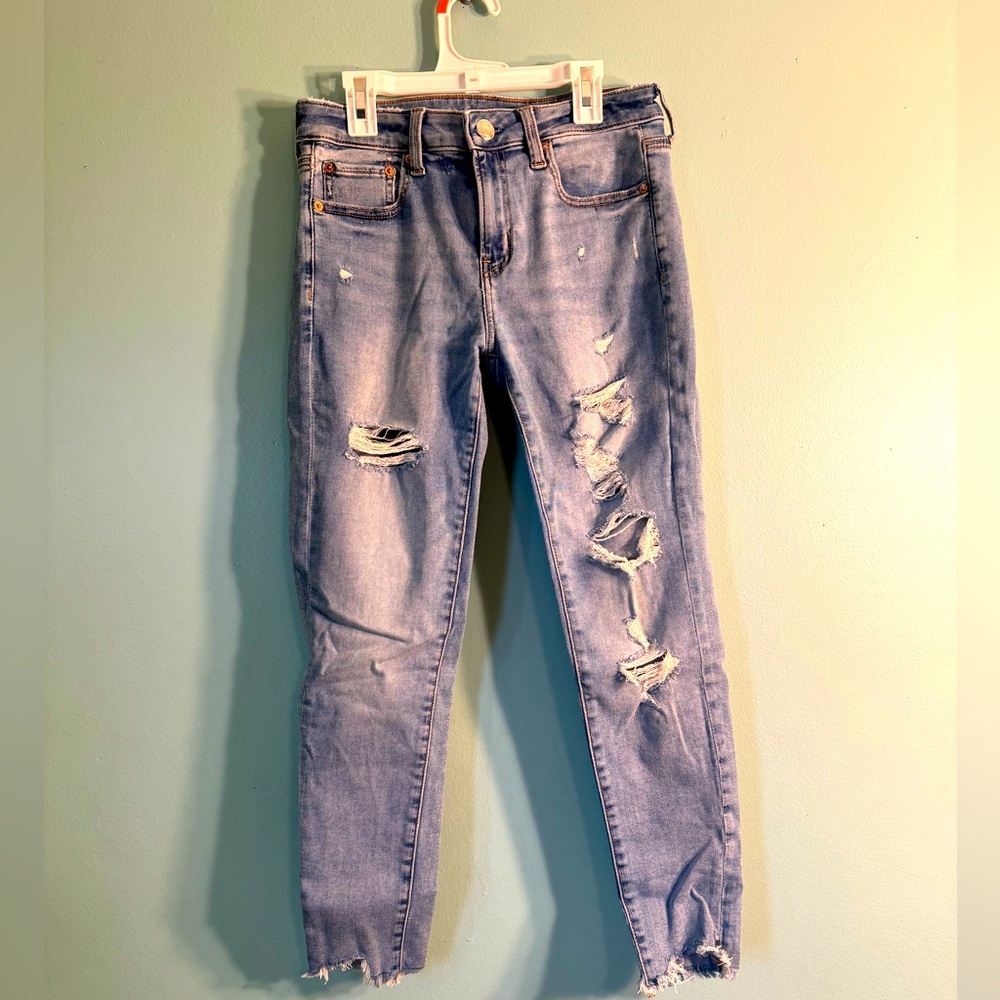 American Eagle, distressed jegging, size 8 short .